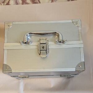 Caboodles Sleek Silver Organizer